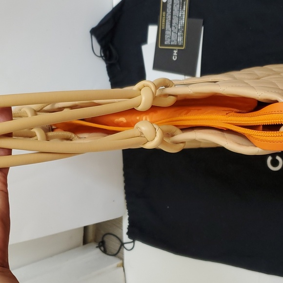 🤩Used twice 100% authentic Chanel calfskin tote bag "price firm" - Picture 9 of 17